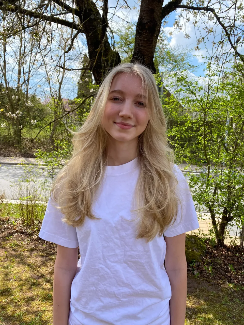Vivien – Team von FRISÖR Inge